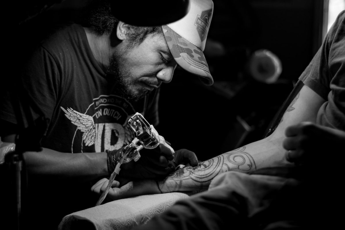 Passione tattoo nell’era digitale, app e risorse dal web